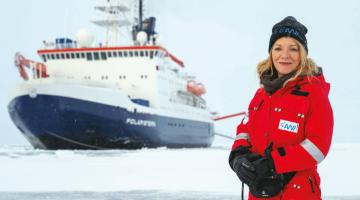Diving deep for answers to the climate crisis Diving deep for answers to the climate crisis